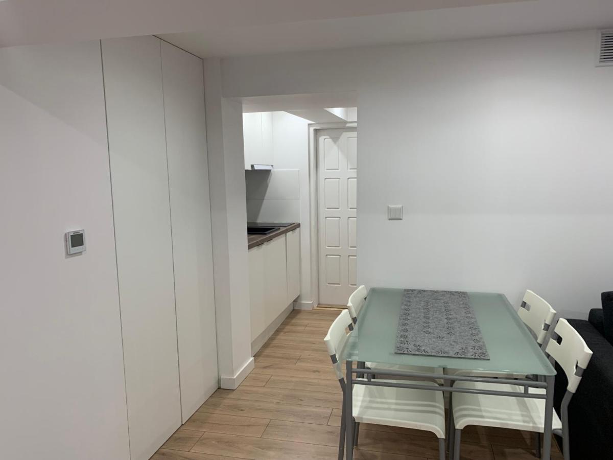 Rzeszowska Apt 01 クラクフ エクステリア 写真